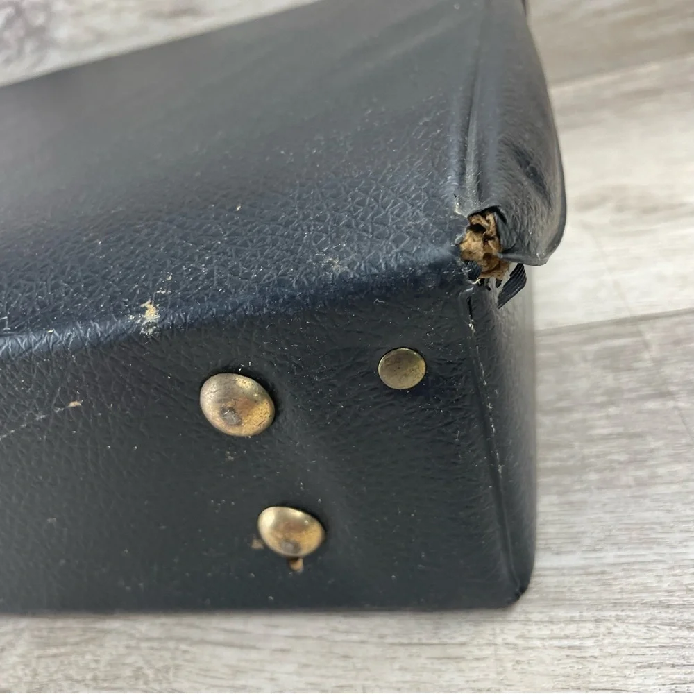 Vintage Worcester T&S Rochdale Mass Briefcase
